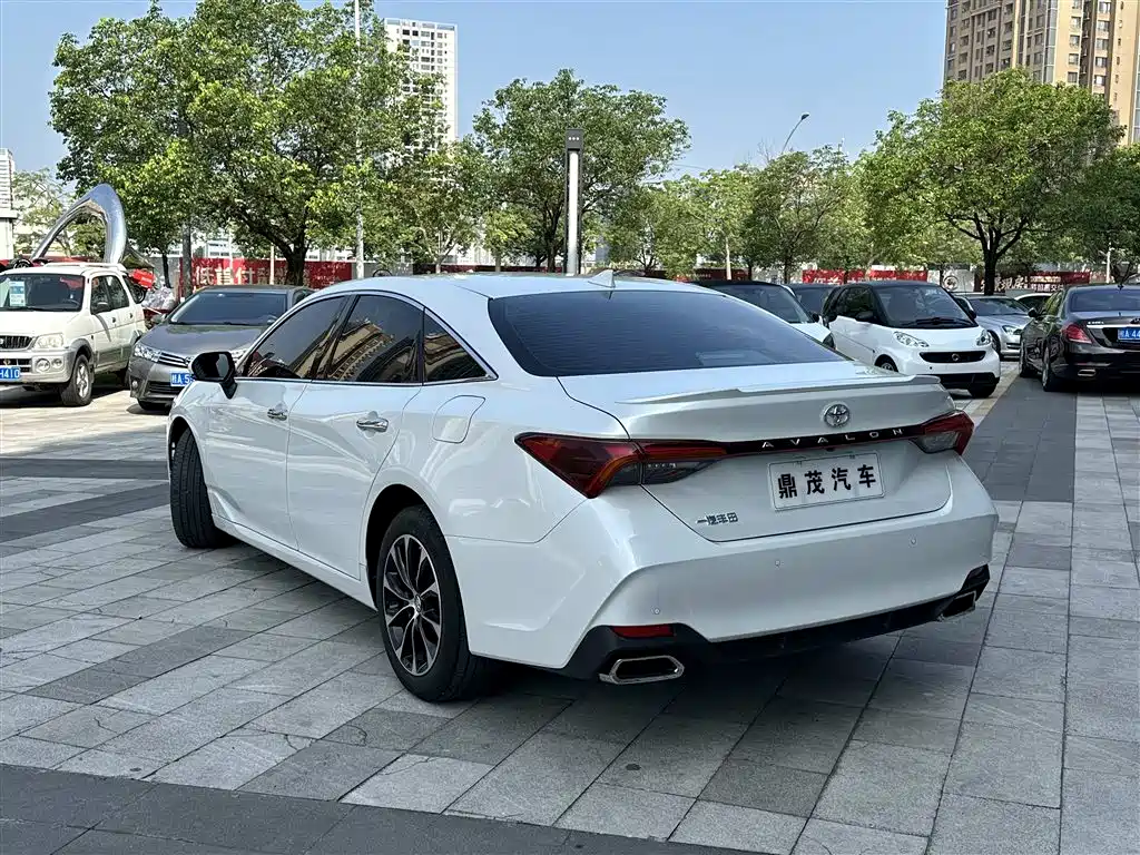 Toyota Avalon 2023 2.5L Luxury Edition фото 7