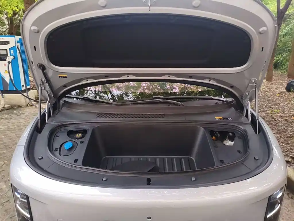 Li Auto i6 2025 2025 2WD Base Model