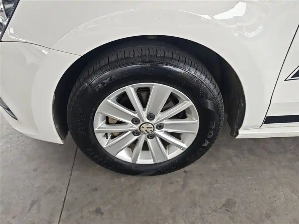 Volkswagen Polo 2016 1.4L Automatic Trend фото 23