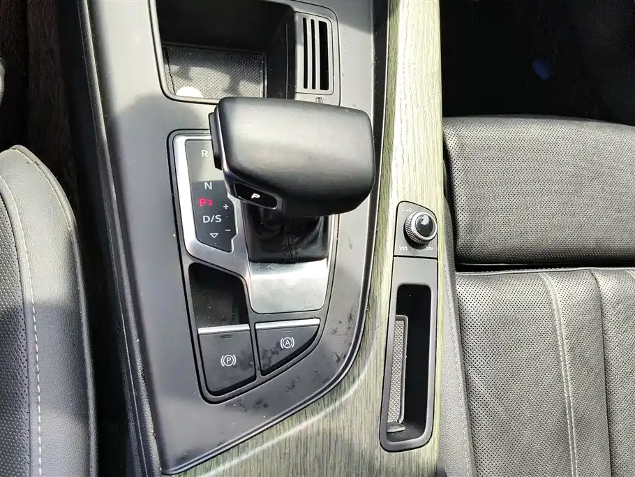 Audi A4L 2022 40 TFSI Fashion Dynamic фото 16