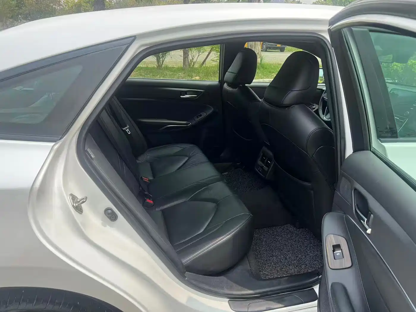 Toyota Avalon 2022 2.5L Luxury Edition фото 11