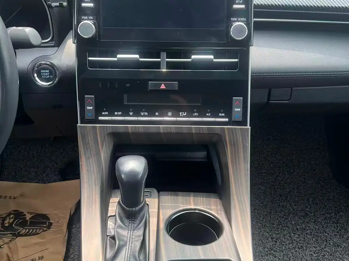 Toyota Avalon 2022 2.5L Luxury Edition фото 7