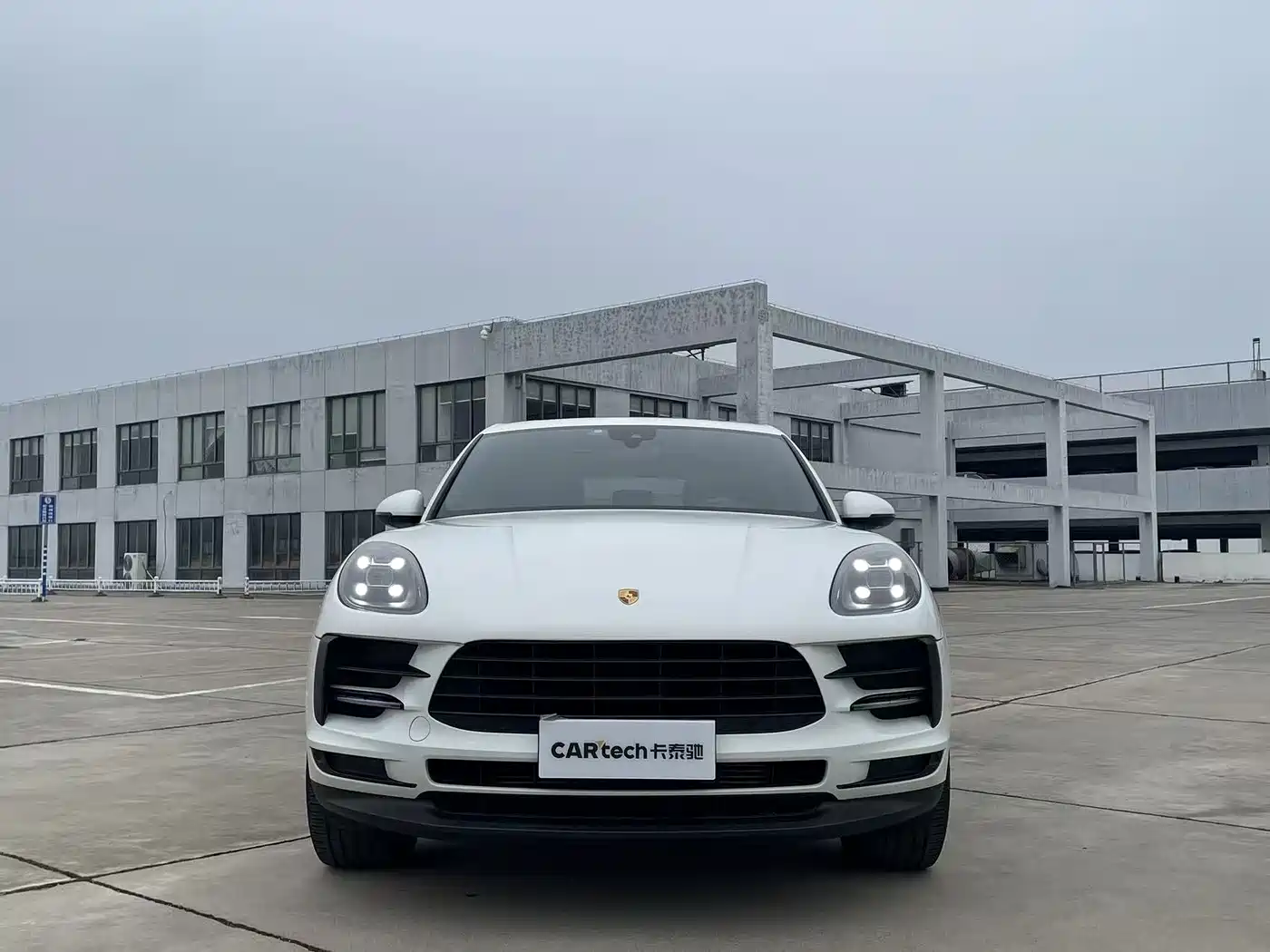 Porsche Macan 2018 Macan 2.0T фото 2