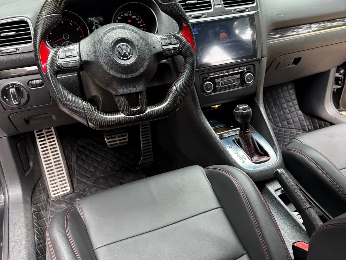Volkswagen Golf GTI 2010 2.0TSI GTI фото 8