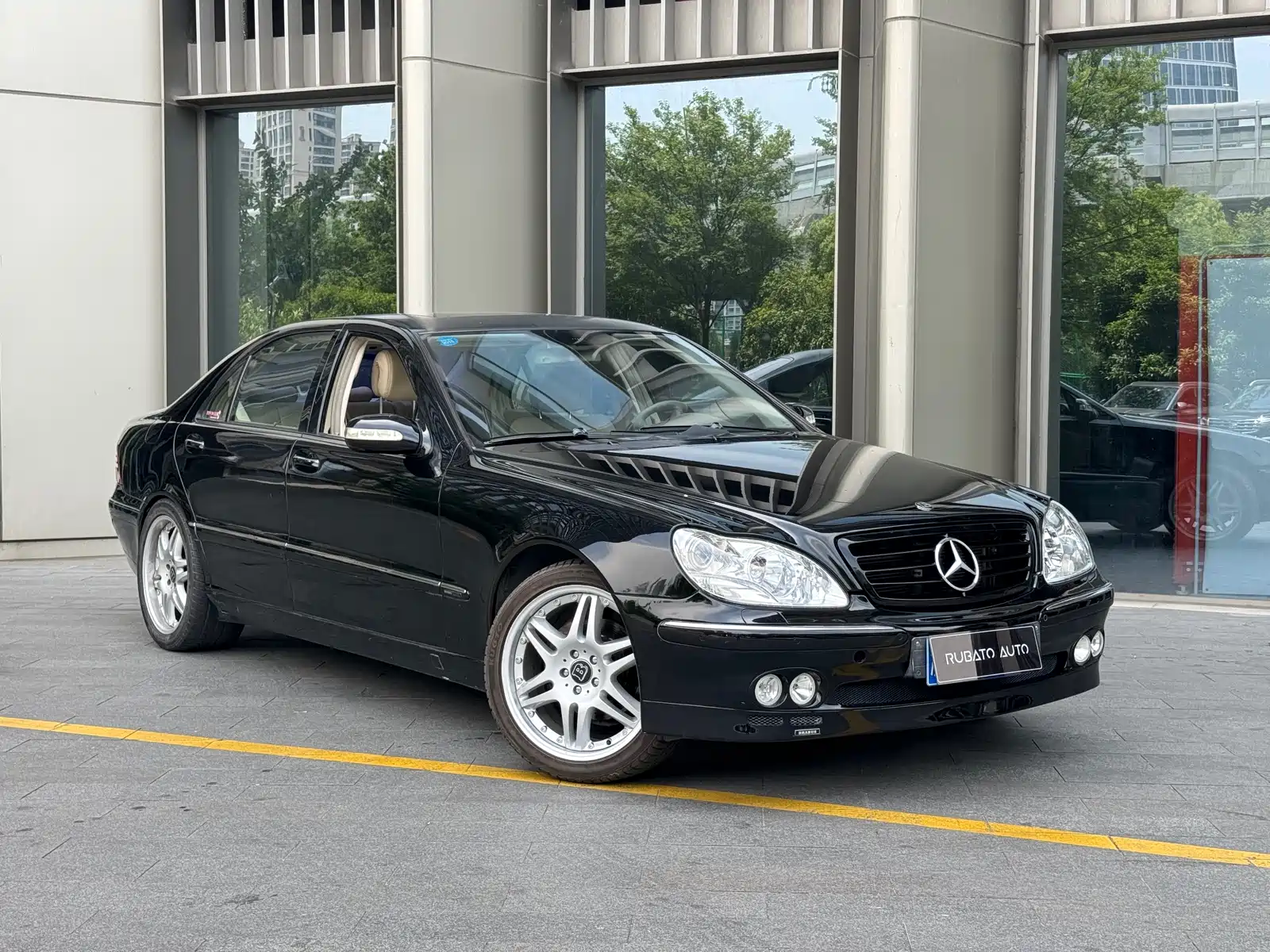 Photo 2 - Mercedes-Benz S-Class