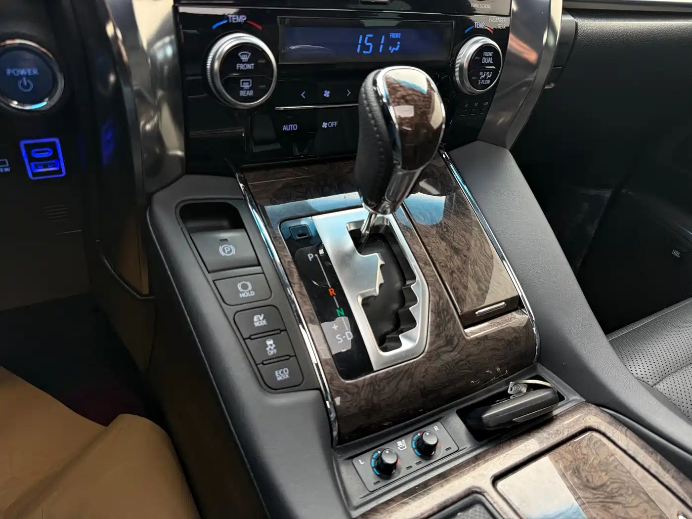 Toyota Vellfire 2021 Crown Hybrid 2.5L HV Premium Edition фото 14