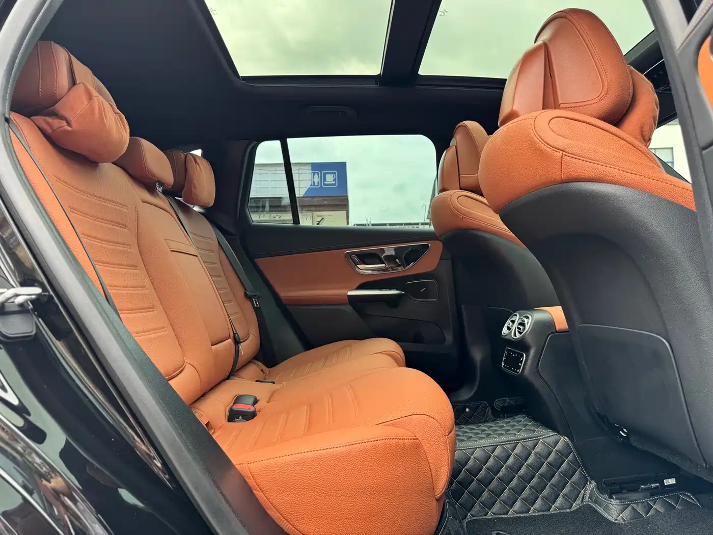 Mercedes-Benz GLC 2025 2025 GLC 300 L 4MATIC Dynamic 5-seater