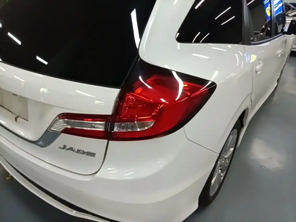 Фото 8 - Honda Jade