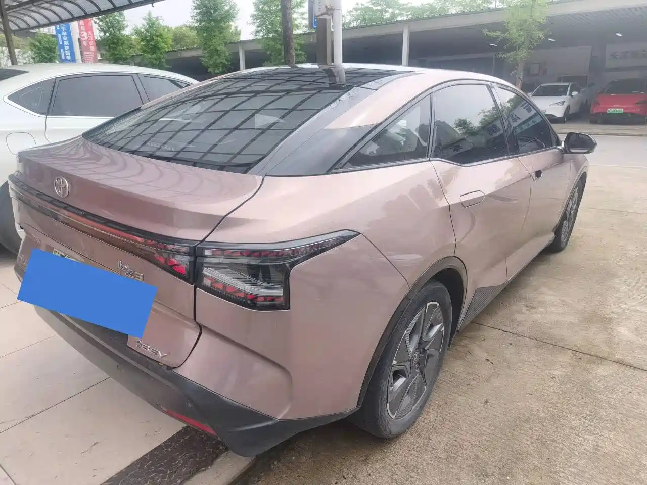 Toyota bZ3 2023 616km Long Range Premium фото 15