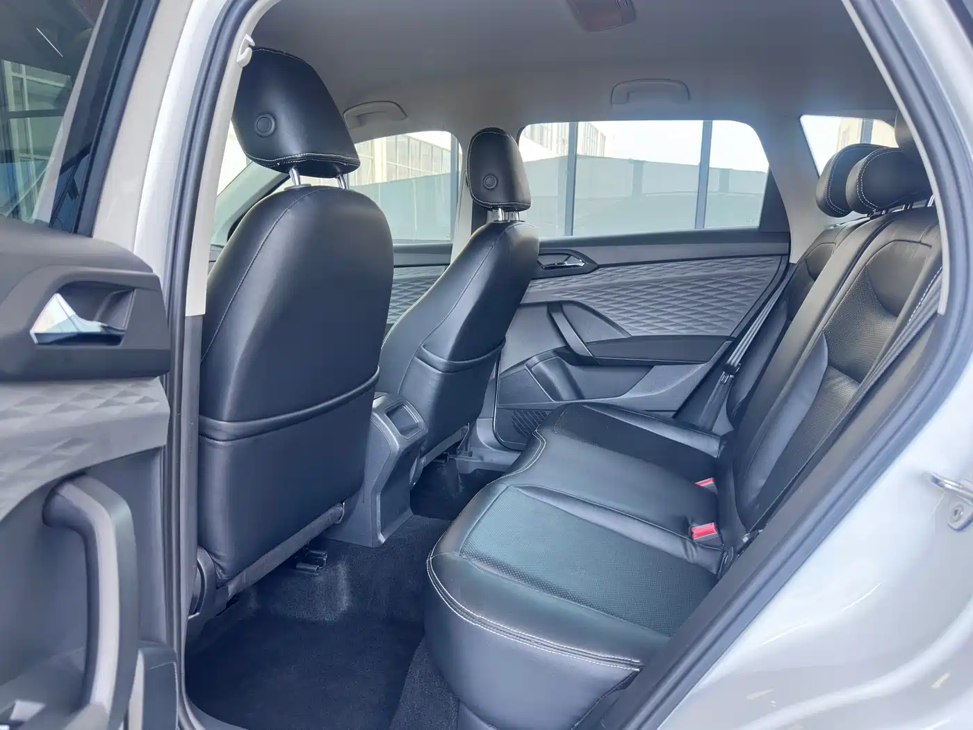 Volkswagen Tharu 2021 Model 280TSI 2WD Trend Edition фото 9