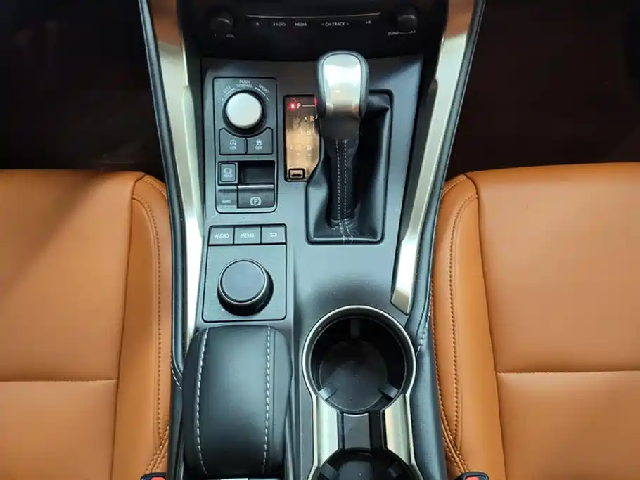 Lexus NX 2016 200 Special Limited Edition фото 16