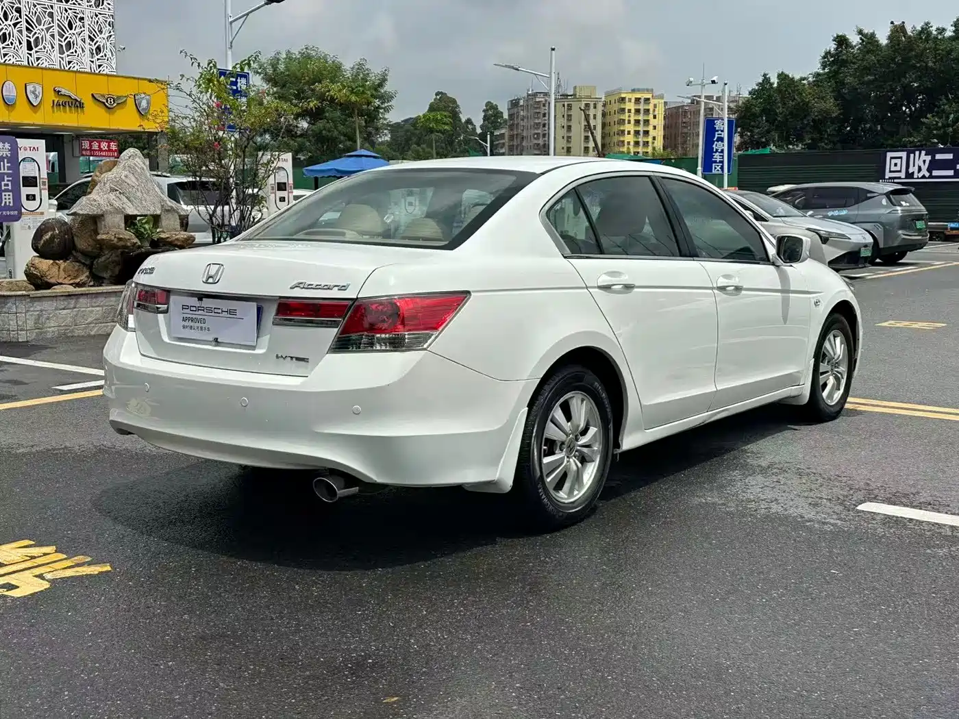 Фото 4 - Honda Accord