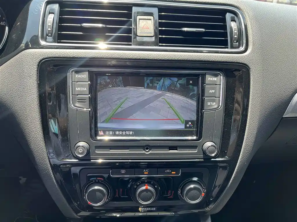 Volkswagen Sagitar 2018 280TSI DSG Spark Edition фото 23