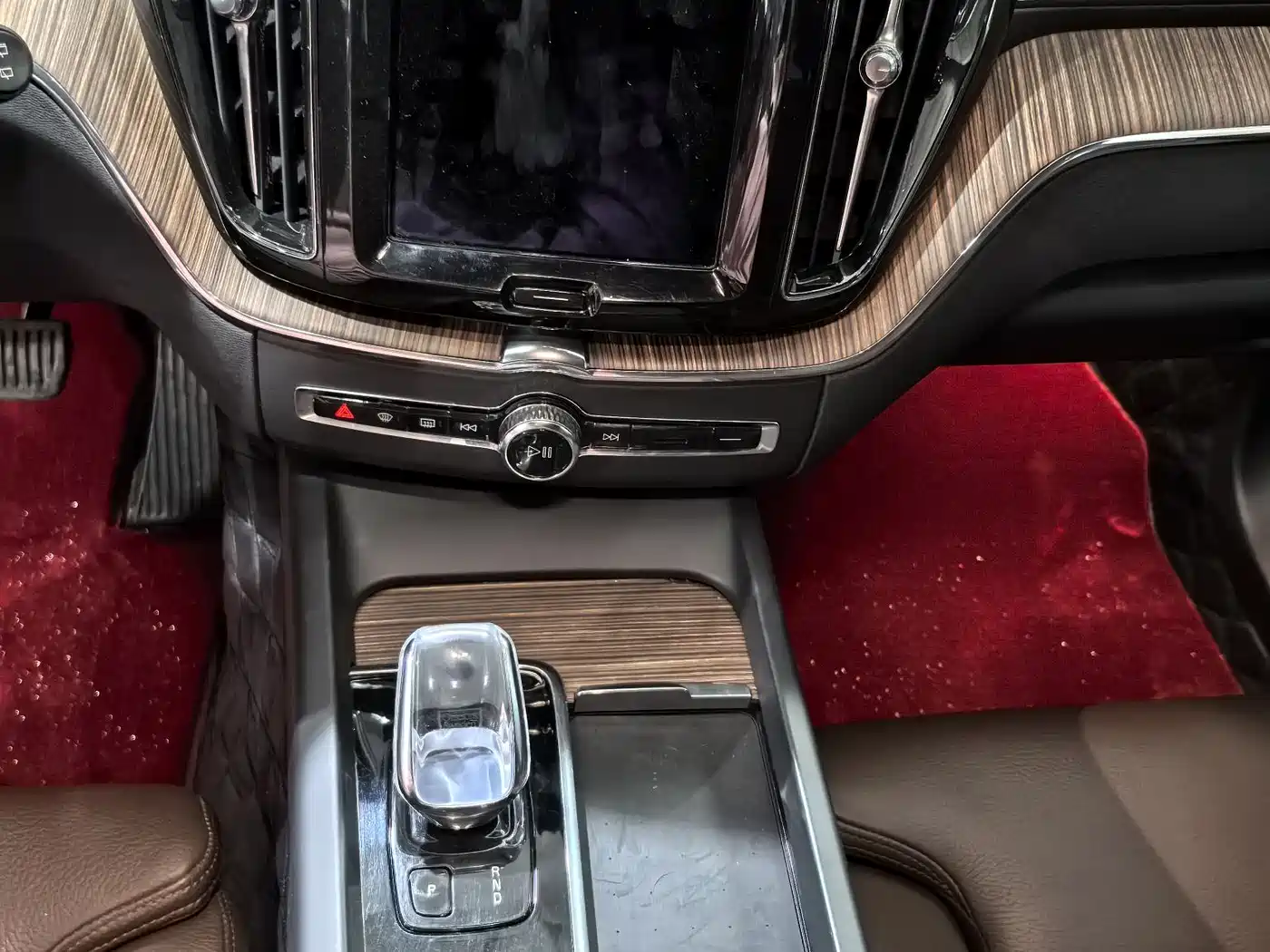 VOLVO XC60 PLUG IN HYBRID