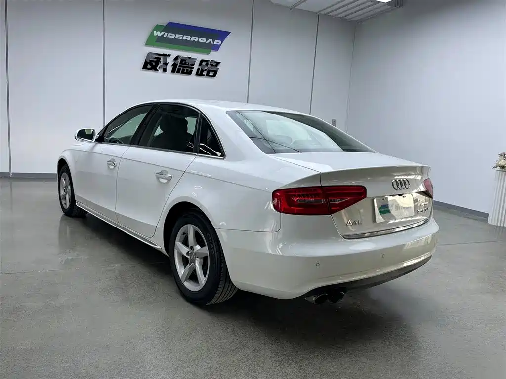 Audi A4L 2016 35 TFSI Automatic Standard фото 5