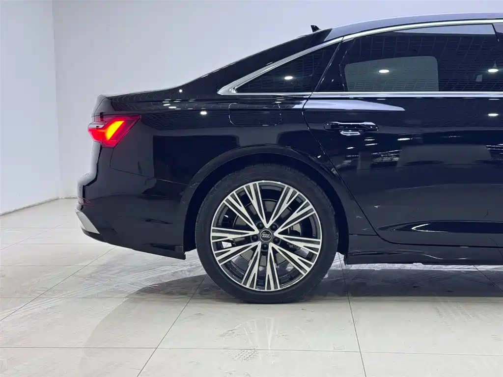 Audi A6L 2023 45 TFSI quattro Premium Dynamic фото 7
