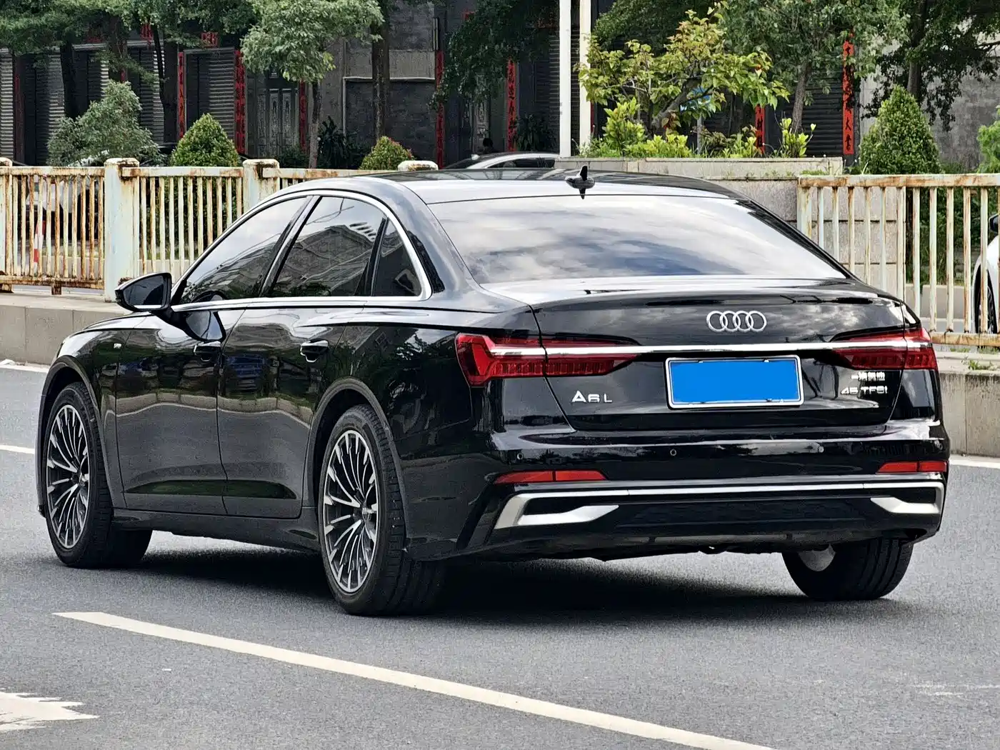 Audi A6L 2023 45 TFSI Premium Selection Dynamic фото 9
