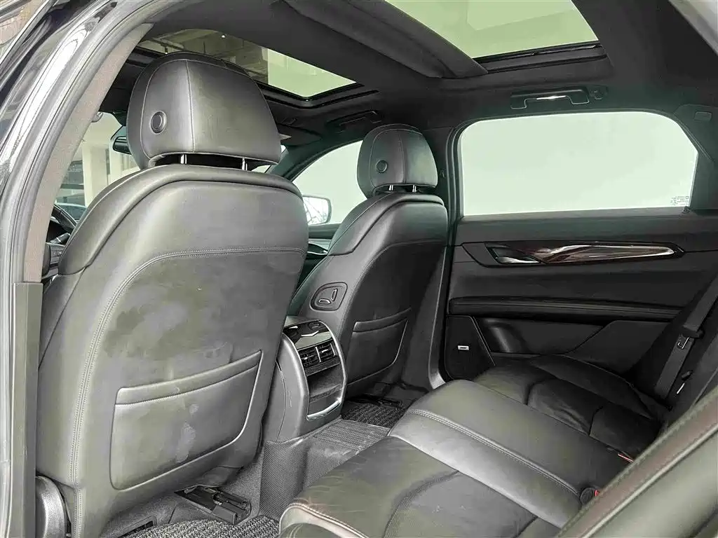 Фото 24 - Cadillac CT6