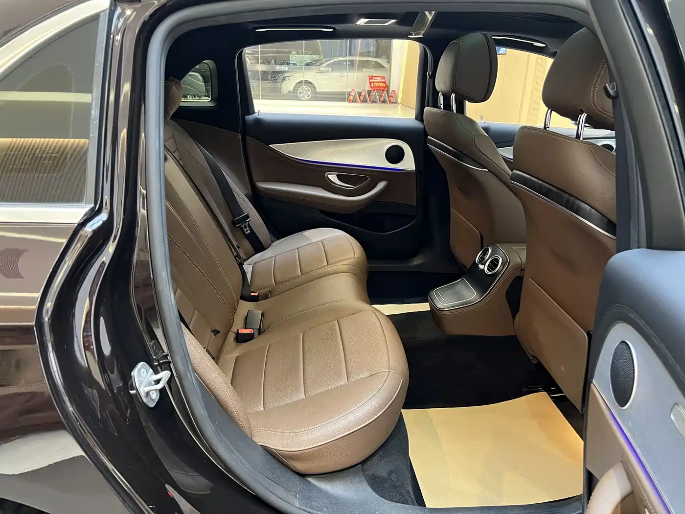 Mercedes-Benz E-Class 2023 E 300 L Sport Fashion фото 10