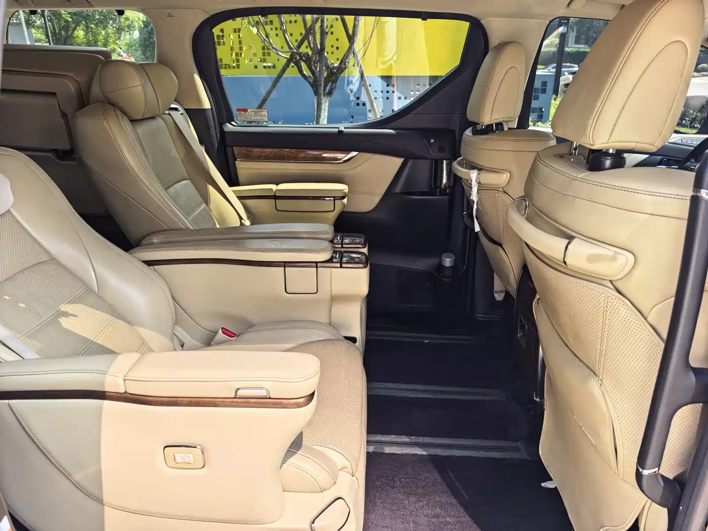 Toyota Alphard 2018 3.5L Premium фото 9