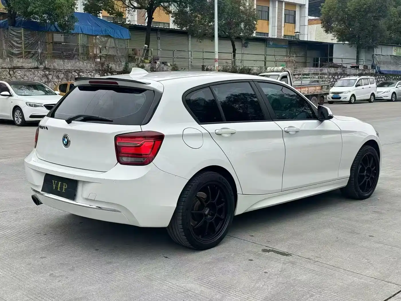 BMW 1 Series (Import) 2013 Facelift 116i Urban Model фото 4