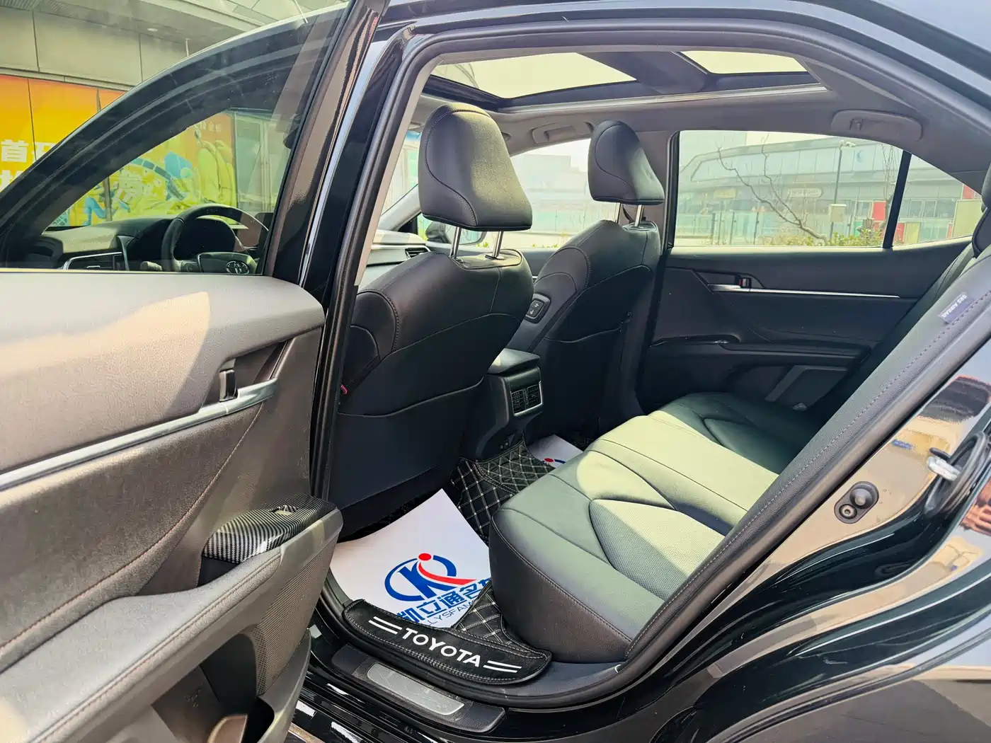 Toyota Camry 2023 2.5G Luxury Edition фото 7