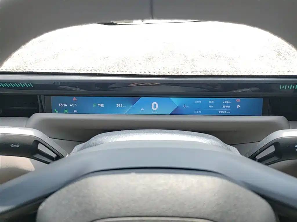 Lynk & Co Z10 2025 STARBUFF 95kWh 766km RWD фото 12
