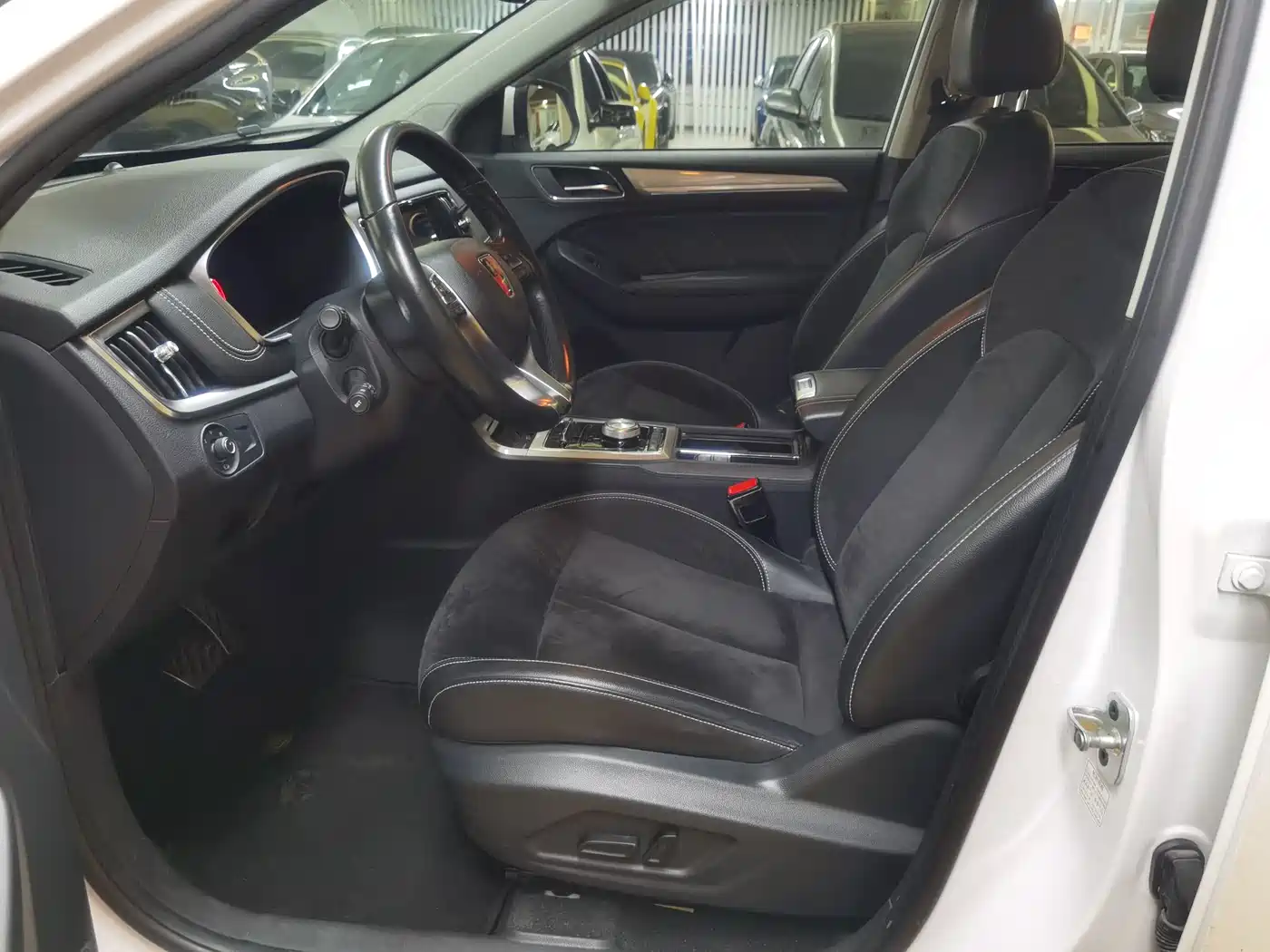 ROEWE RX5 NEW ENERGY