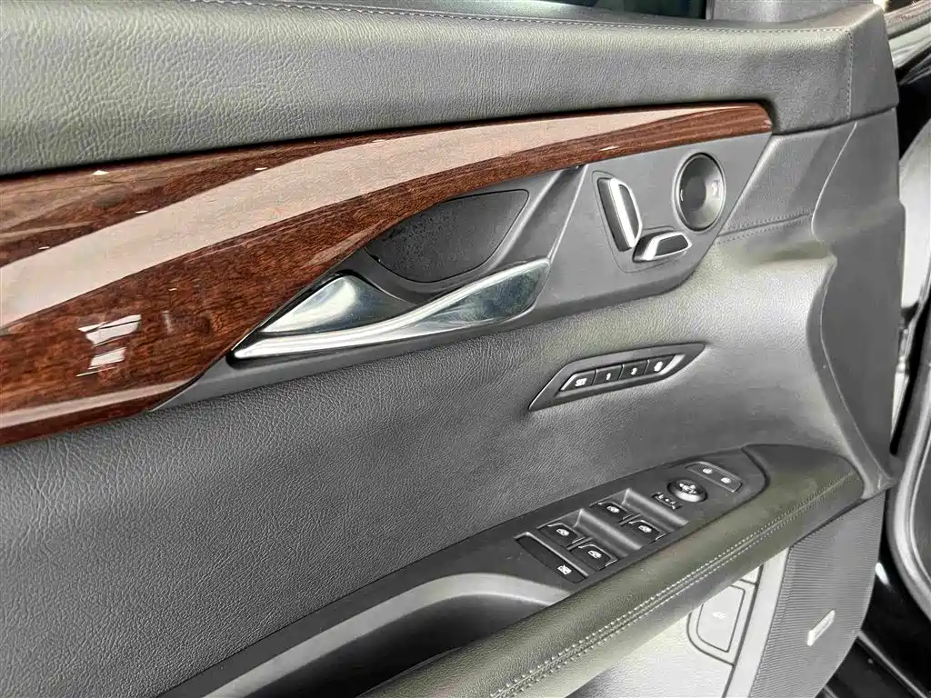 Фото 20 - Cadillac CT6