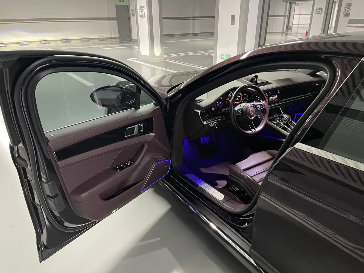 Porsche Panamera 2022 Panamera 4 Executive Long Wheelbase 2.9T фото 5