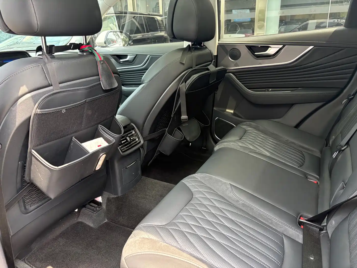 Hongqi HS5 2023 2.0T AWD Flag Enjoy Pro Edition фото 7