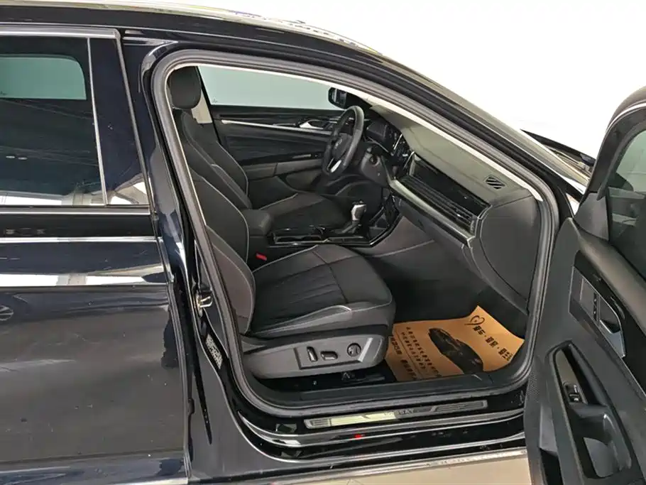 Volkswagen Passat 2024 330TSI Elite Edition фото 8