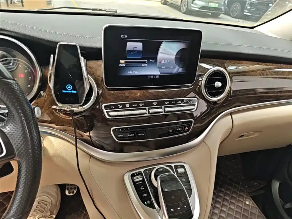 Mercedes-Benz V-Class 2018 V 260 Premium Edition China V фото 13