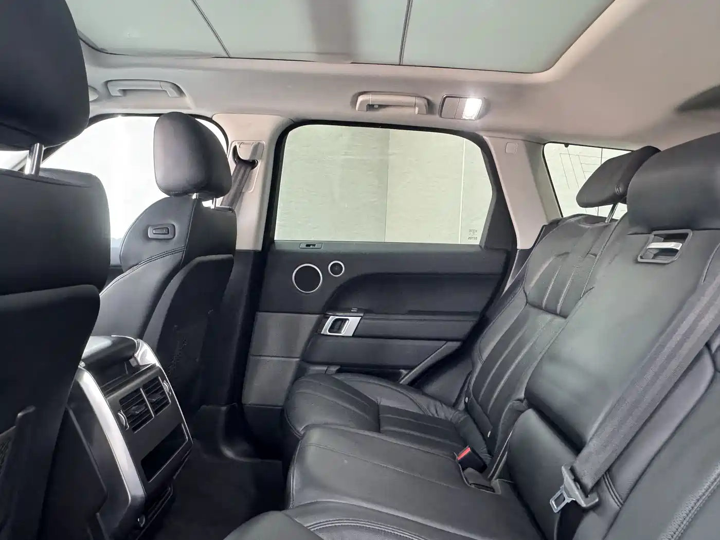 Land Rover Range Rover Sport 2017 3.0 SC V6 SE фото 30