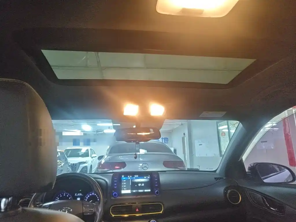 Hyundai ENCINO 2018 1.6T DCT ZhiPao Edition China V фото 18