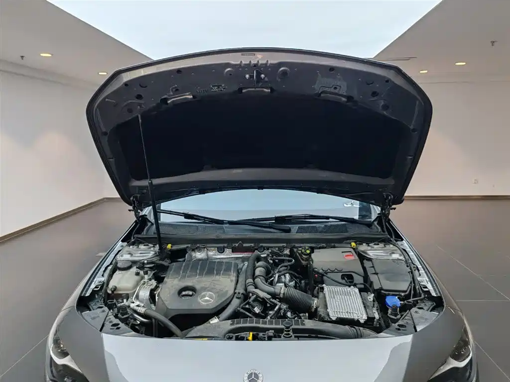 MERCEDES-BENZ CLA (IMPORT)
