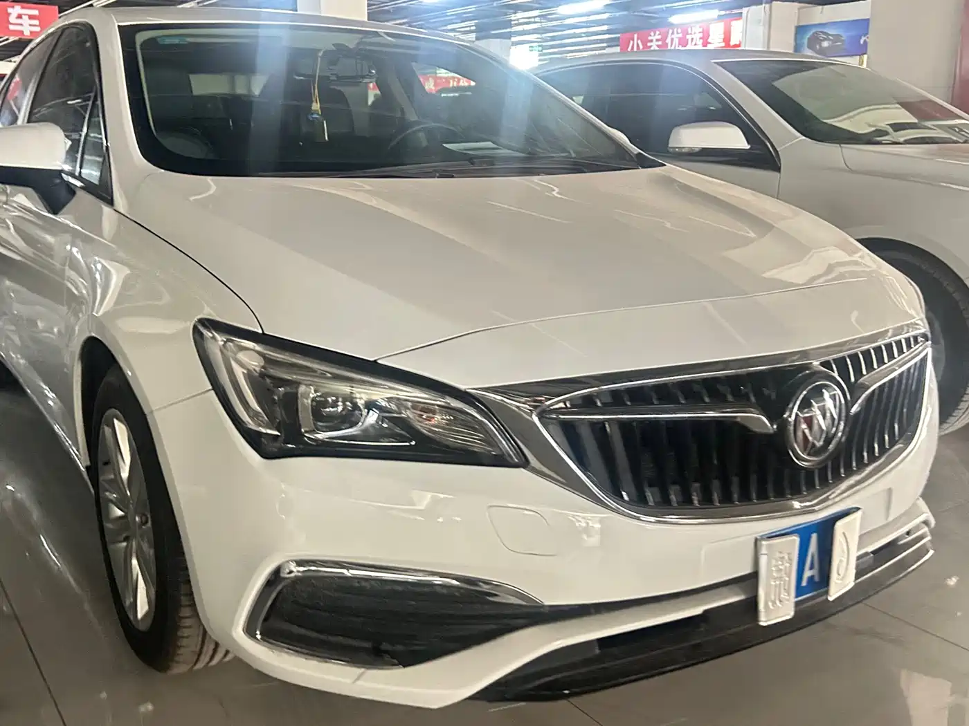 Buick Verano 2018 Sedan 20T Dual Clutch Leading фото 2