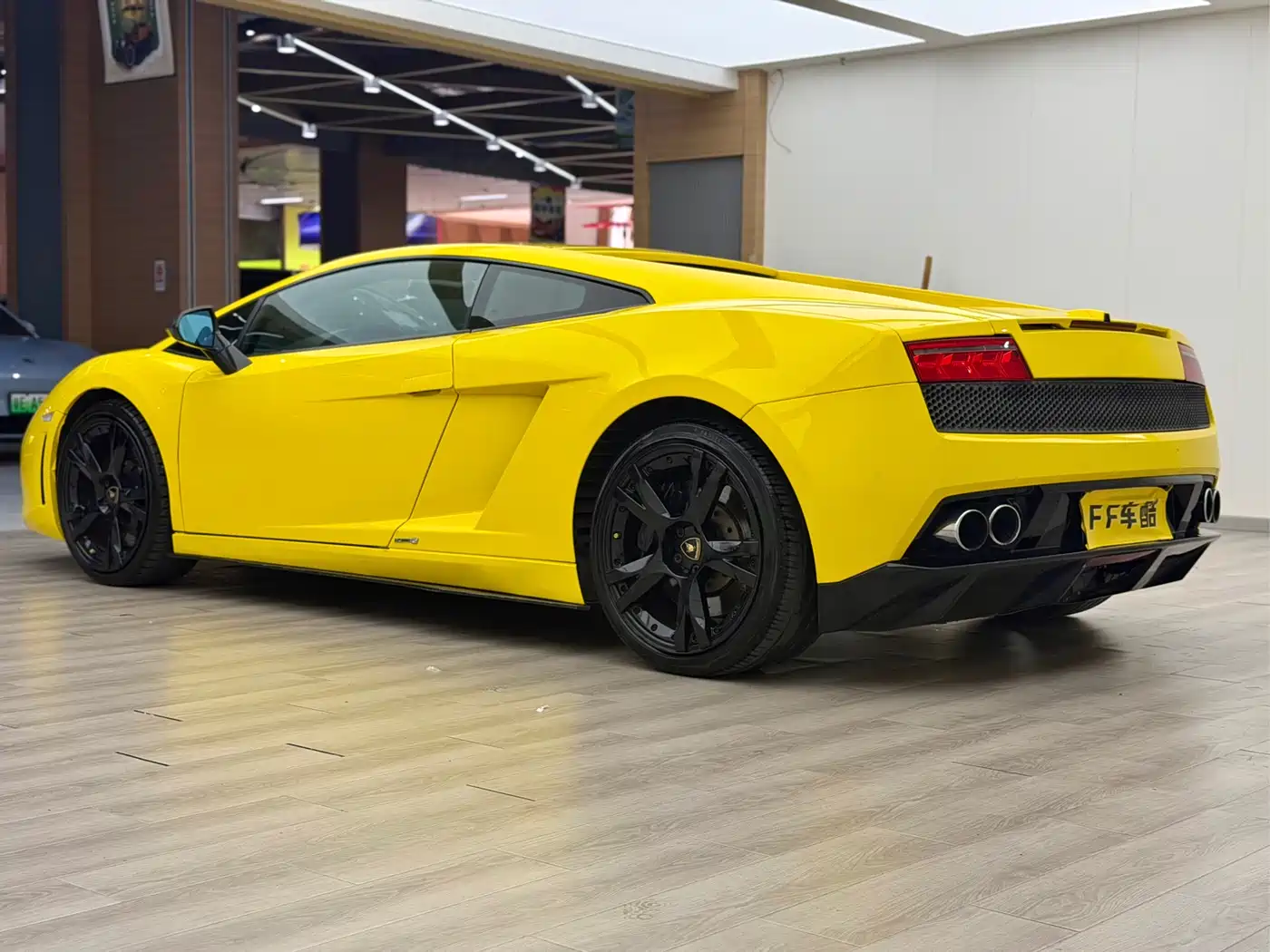 Lamborghini Gallardo 2012 LP 560-4 Gold Edition фото 4
