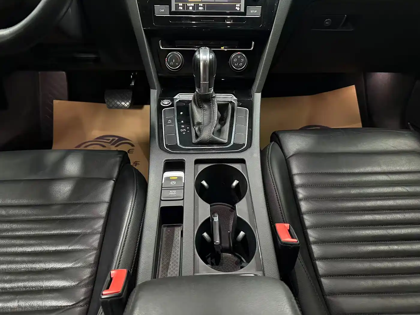 Volkswagen Magotan 2018 330TSI DSG Leading фото 12