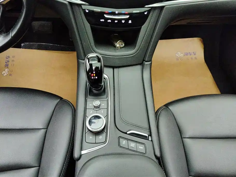 Cadillac XT5 2022 2.0T 2WD Luxury фото 16