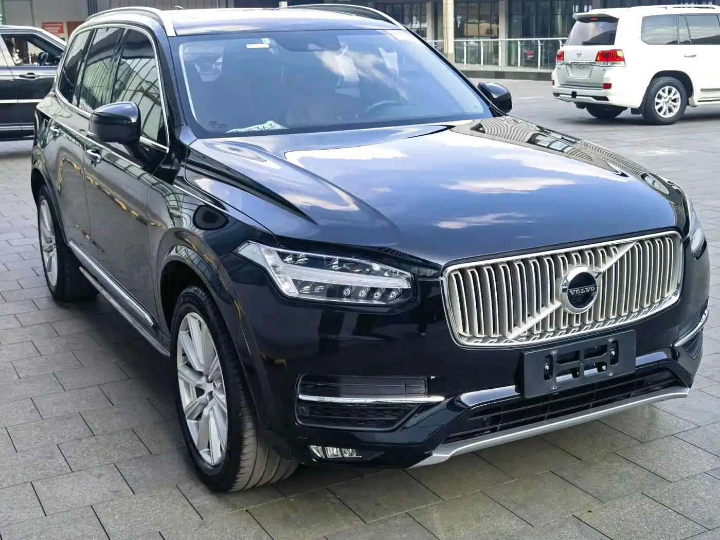 VOLVO XC90