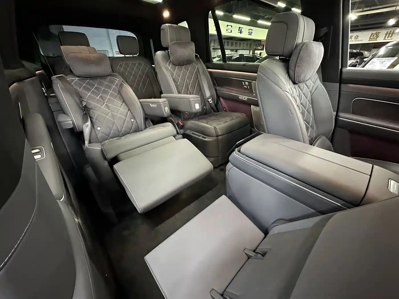 NIO ES8 2026 2025 Model 6-Seat Executive Luxury Edition