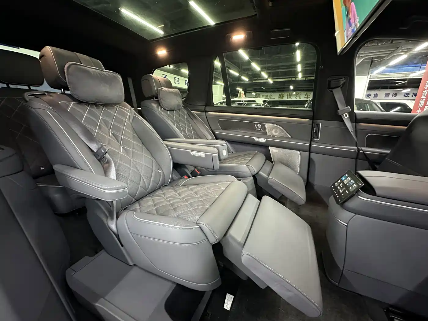 NIO ES8 2026 2025 Model 6-Seat Executive Luxury Edition