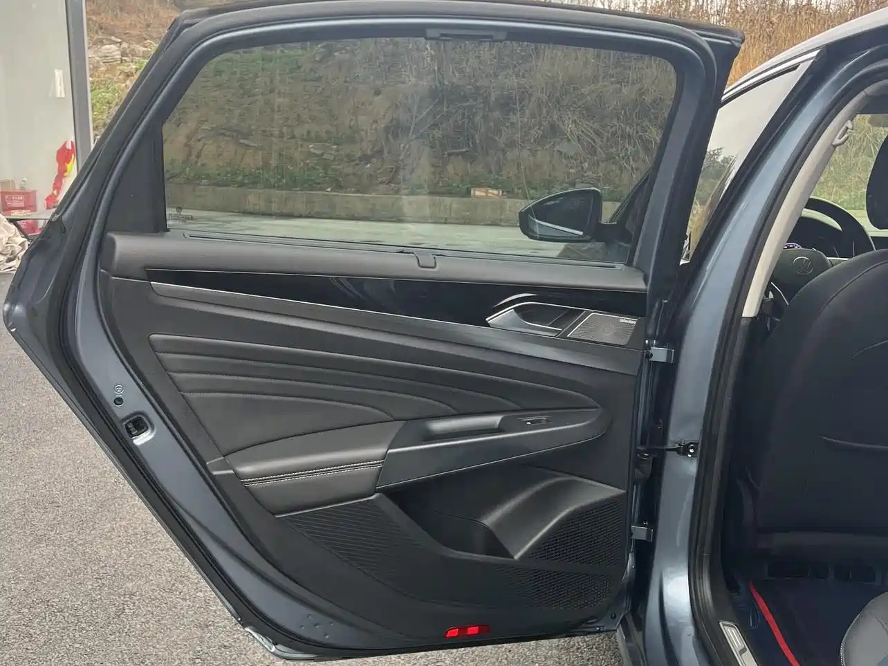 Volkswagen Passat 2022 330TSI Luxury Edition фото 24