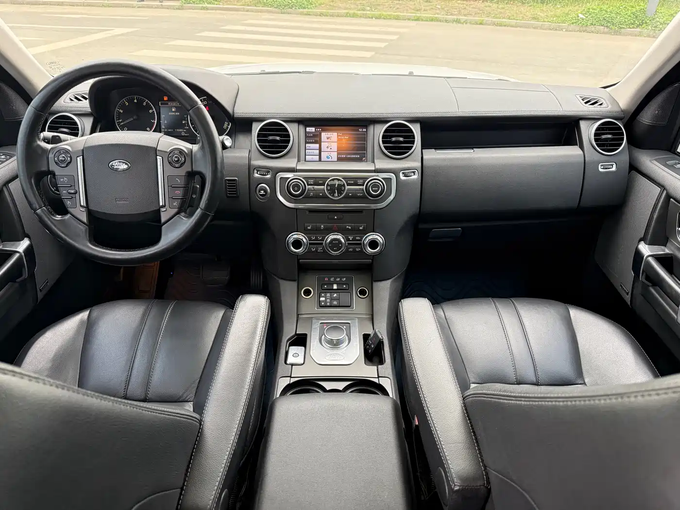 Land Rover Discovery 2016 3.0 SC V6 HSE фото 17