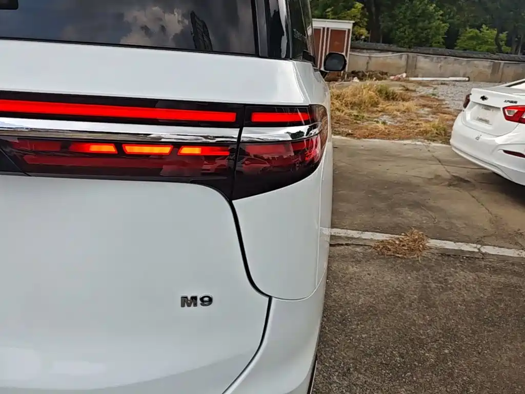 Besturn M9 2024 2023 2.0T Exclusive