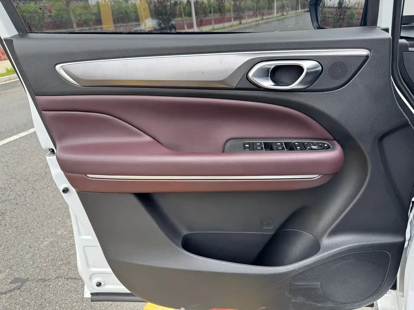 GAC Trumpchi Trumpchi M6 2021 270T DCT Luxury Edition (7-Seater) фото 10