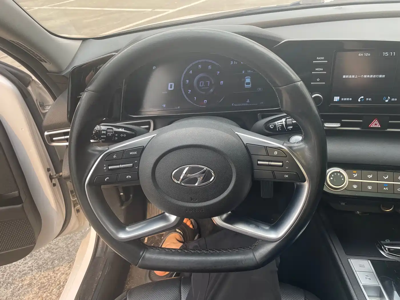HYUNDAI ELANTRA