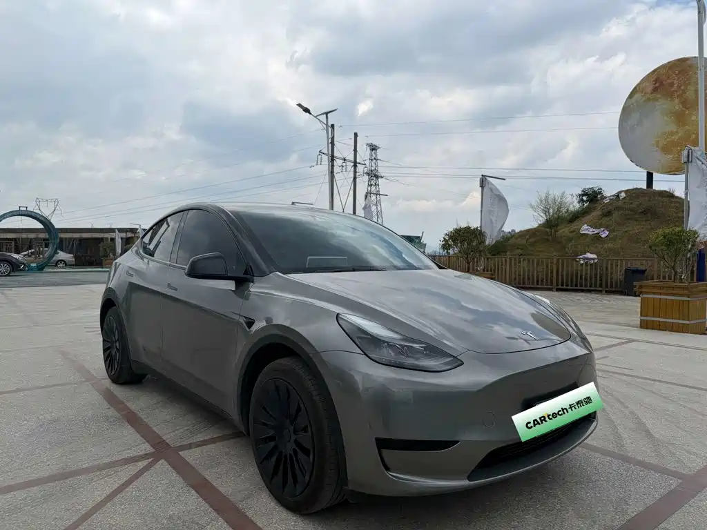 Фото 2 - Tesla Model Y