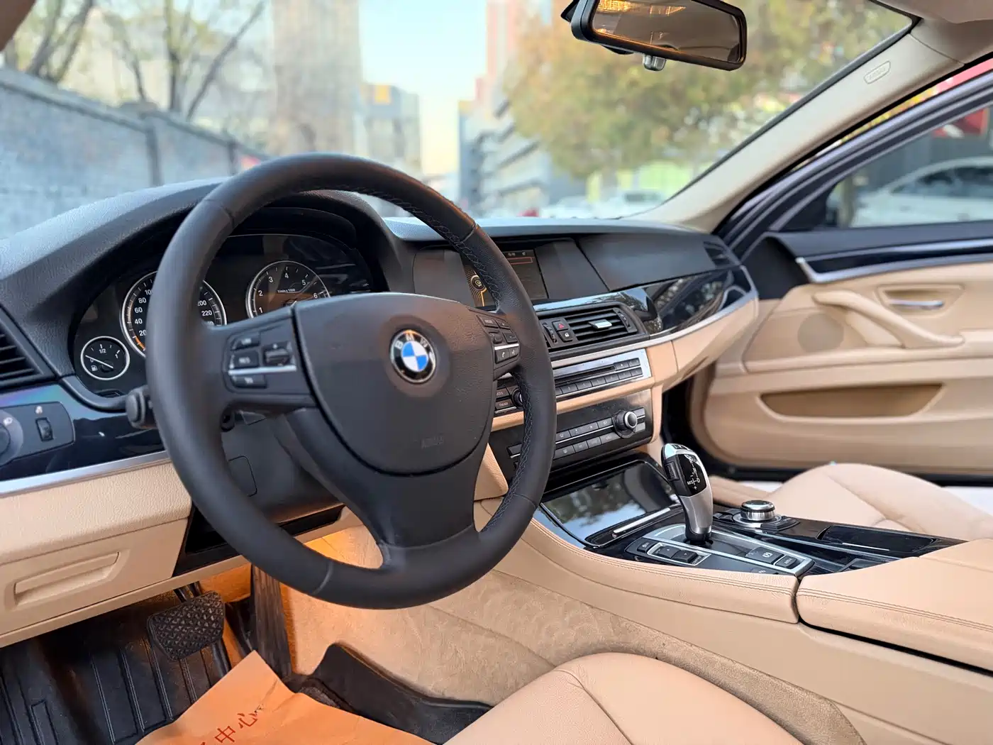 BMW 5 Series 2013 520Li Elegance фото 5
